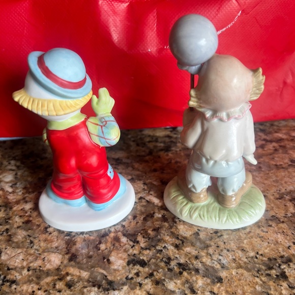 Vintage pair of porcelain clowns figurines - Lefton ‘86 & Dakin ‘84 - Picture 3 of 11